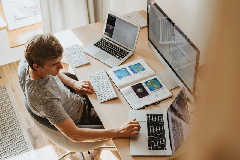 Praca w Internecie - czyli jak zarobić nie wychodząc z domu?